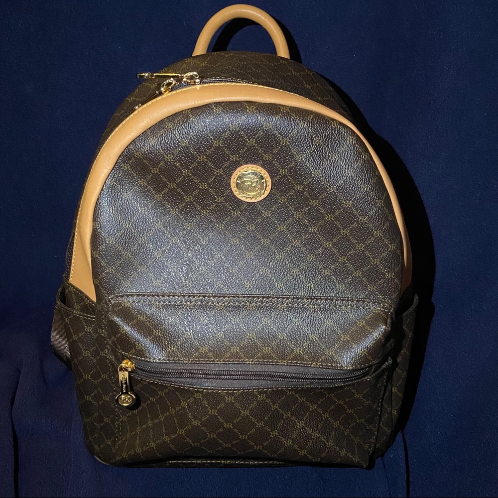 Rioni Unisex Travel Daypack Backpack